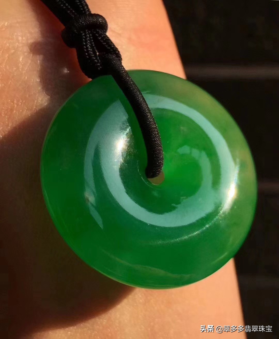 如果你不懂翡翠的“水头”看完这篇文章你就会明白