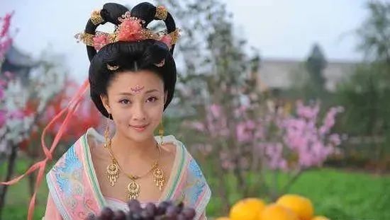 杨贵妃嫁给李瑁后嫁给唐玄宗,杨贵妃前夫唐玄宗儿子李瑁命运