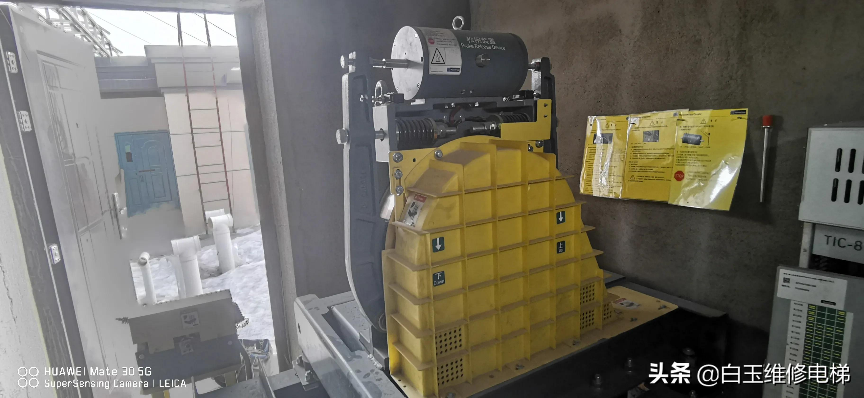 扶梯梯级链异响的原因,电梯补偿链异响有什么解决方法