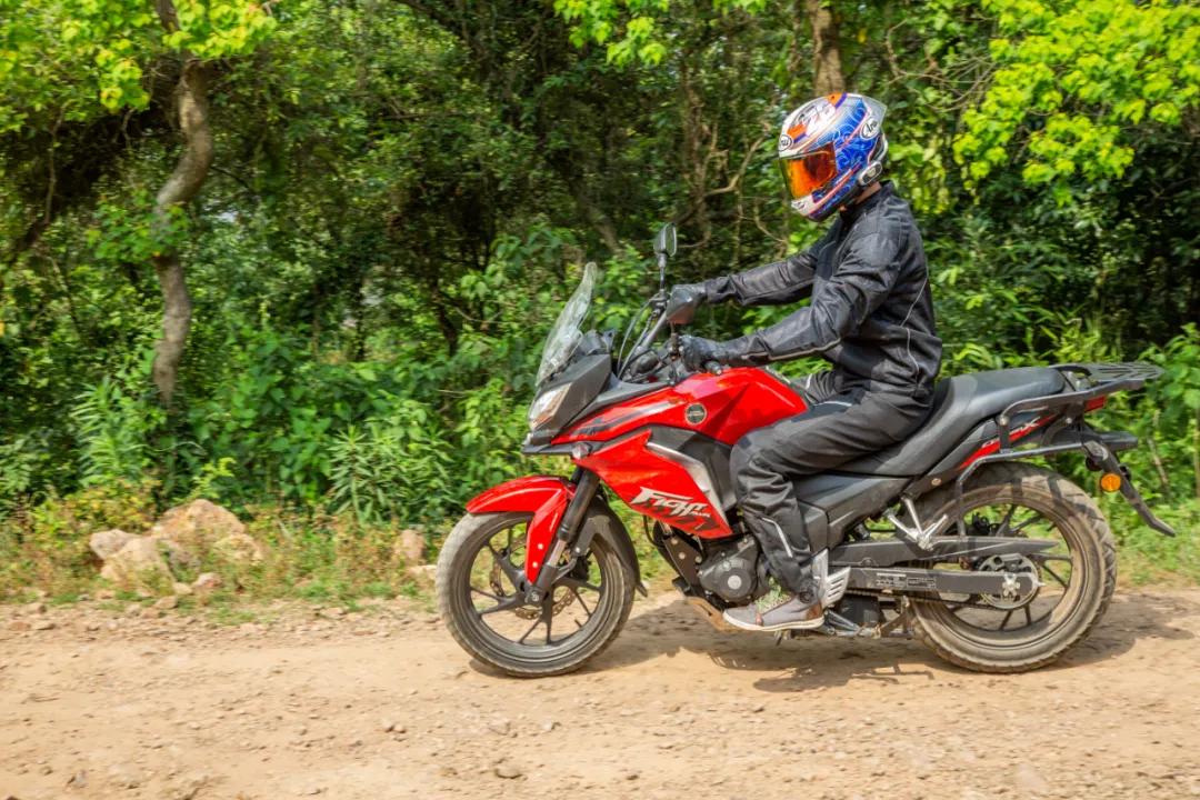 新大洲本田cbf190x骑行感受,本田拉力摩托车cbf190x