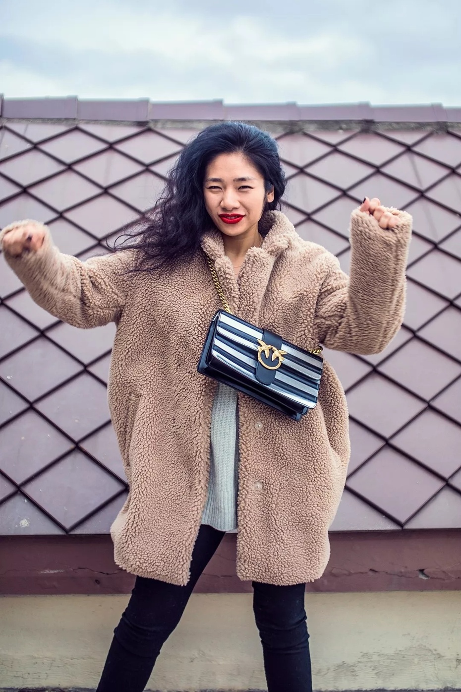 冬天女明星穿羽绒服的搭配,穿搭奇怪的明星