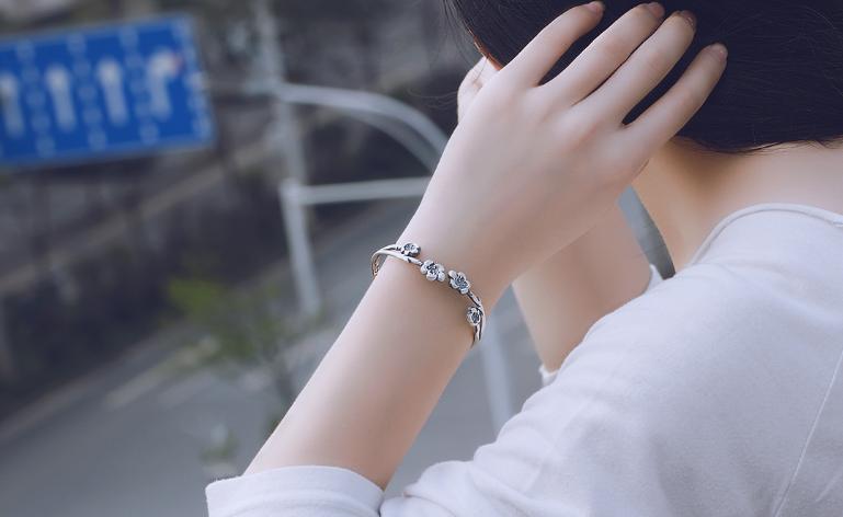 银的真假怎么鉴别,银镯子怎么鉴别真假