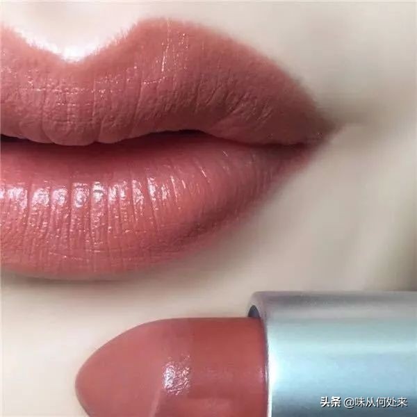 奶茶灰和奶茶色有什么区别,奶茶色和奶茶棕色是一个颜色吗