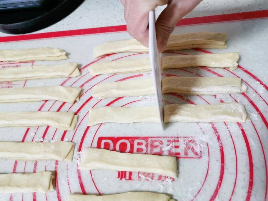 油条怎么炸不用面粉和酵母,炸油条不放酵母粉最简单的做法