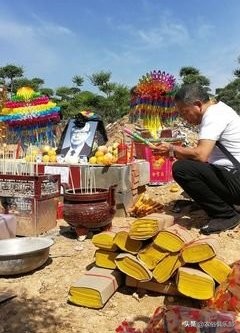 农村葬礼办几天,下葬当天应准备哪些祭品