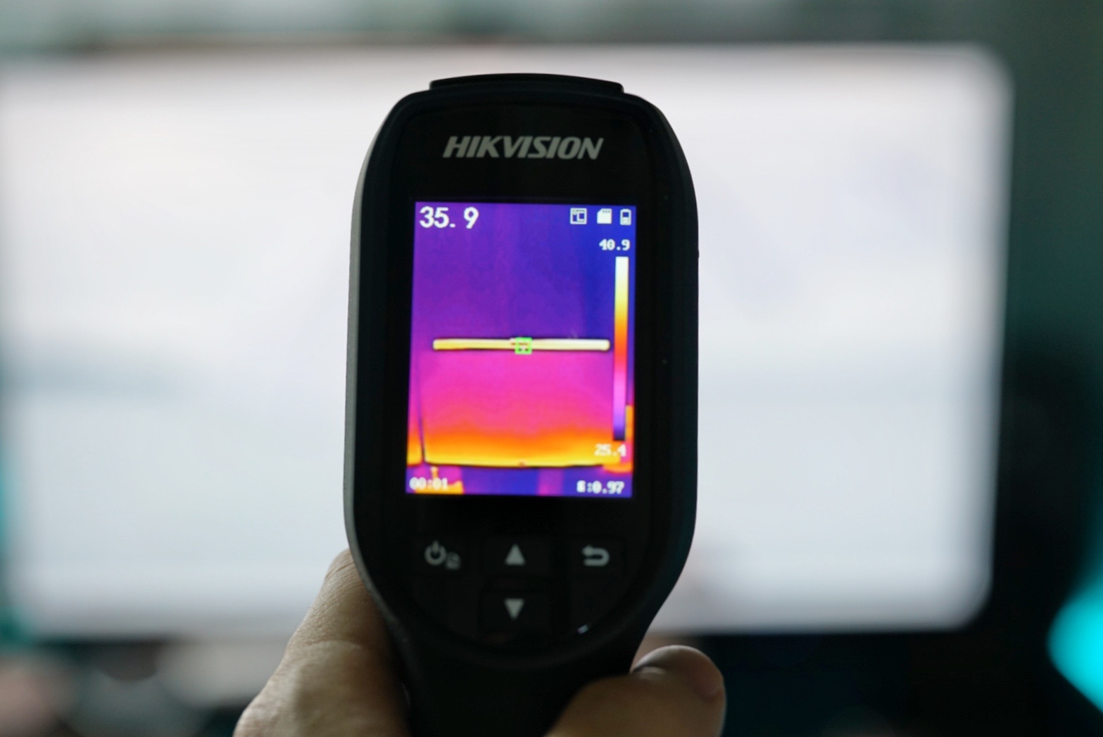 一个中年男人最后的“自留地”—晒晒我的桌面好物