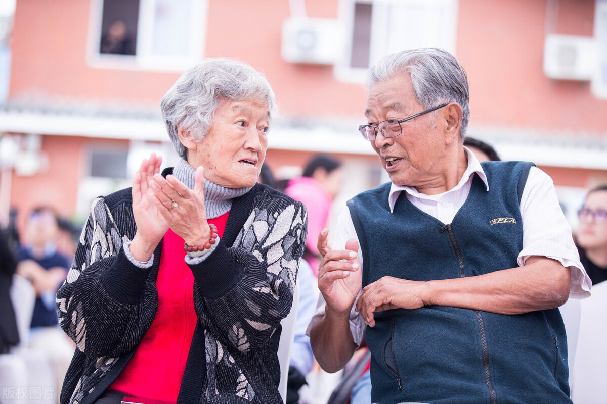褚橙创始人褚时健在褚橙果园,褚橙集团现状