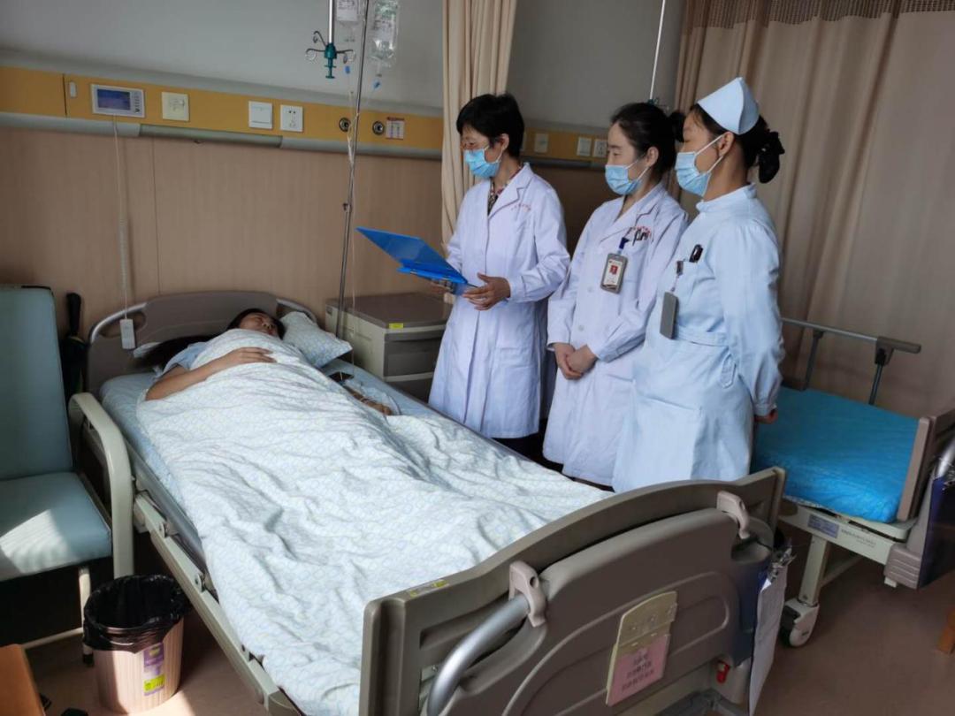 山东医专第一附属医院妇科副主任李方凤：一双巧手解无数顽疾二十载行医润物无声​