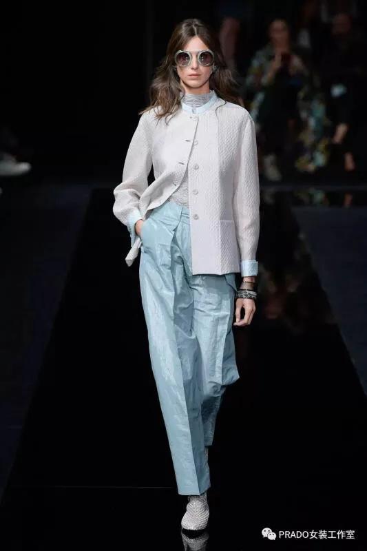 2021乔治阿玛尼春夏时装秀 (安普里奥·阿玛尼ar2500报价)