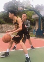 篮球盖帽技巧30招,上篮防止被帽的最佳方法