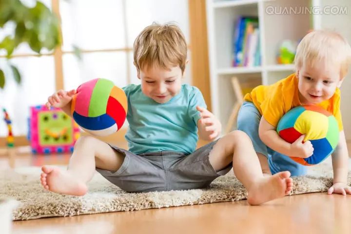 2岁宝宝有坏习惯咋办,2岁前这几个毛病不用管