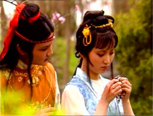 木石前盟与金玉良有什么关系,金玉良缘和木石前盟之争