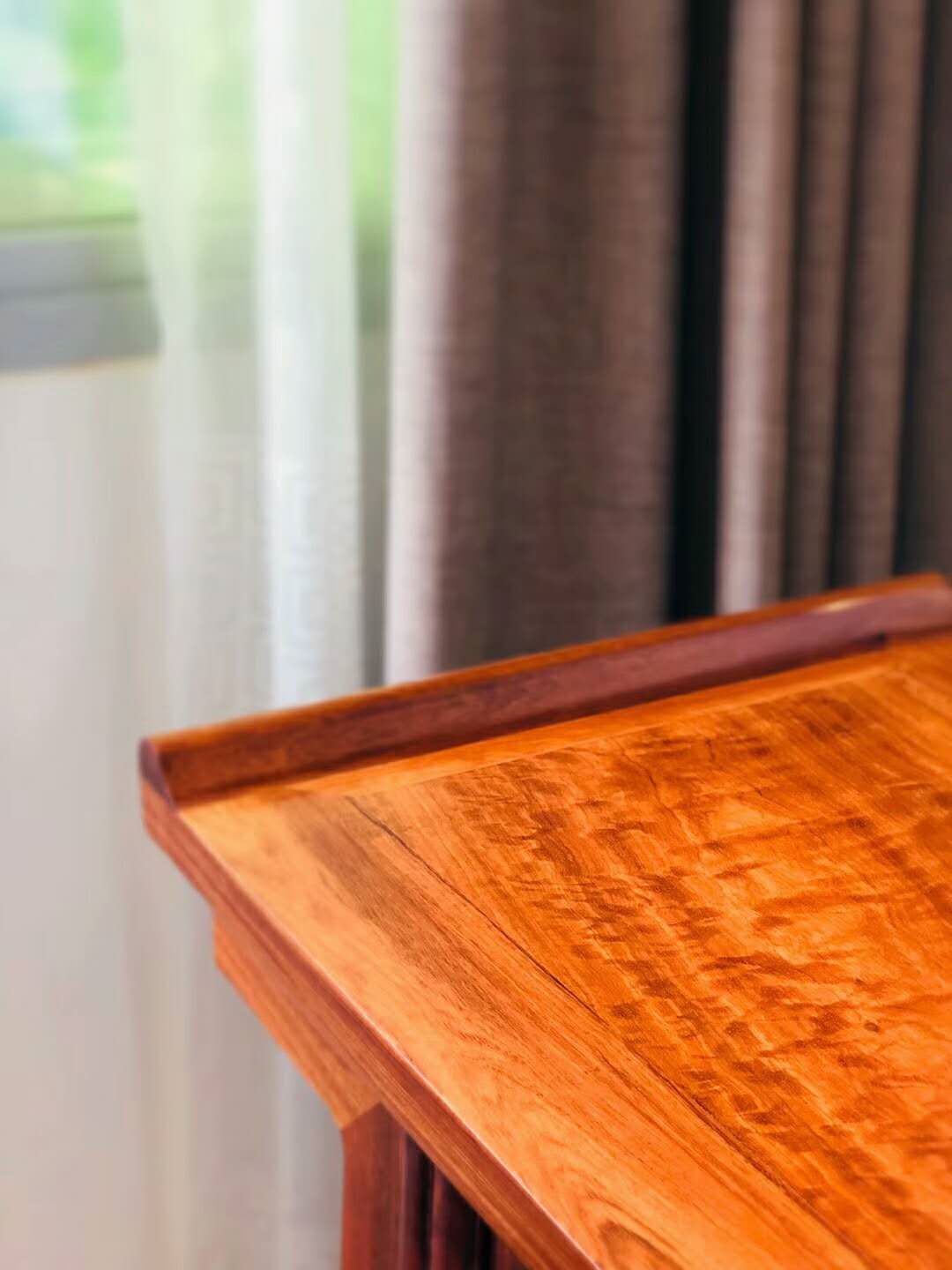 红木家具阔叶黄檀的基础知识,缅花和阔叶黄檀哪个有收藏价值