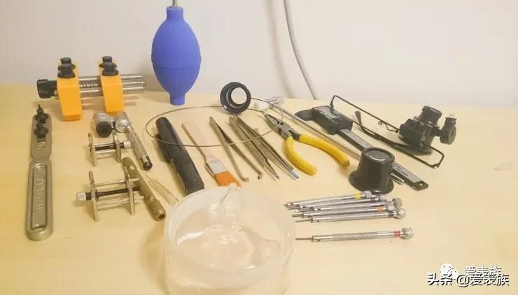 「大保健」男人的机械情怀——保养一支钉摆蓝游丝的手卷梅花