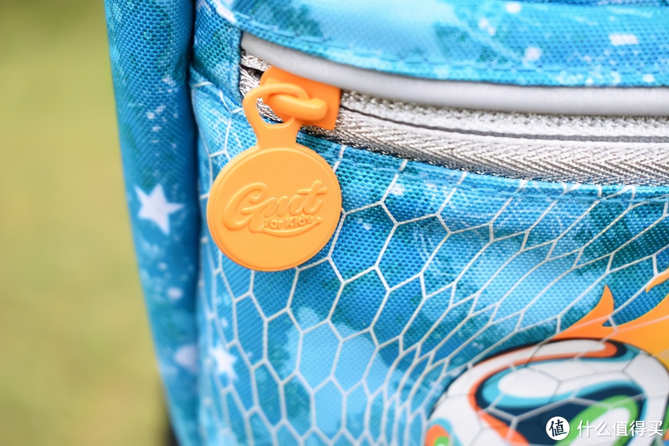 别让孩子输在起跑线，背上GMT for Kids挪威小方包，轻便 舒适 充裕