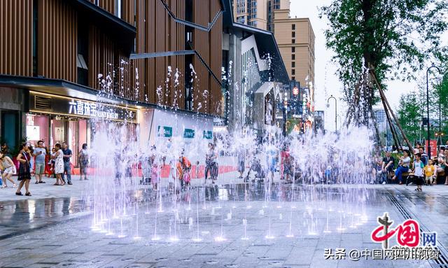 新经济新动能蓬勃发展,新消费引领经济转型