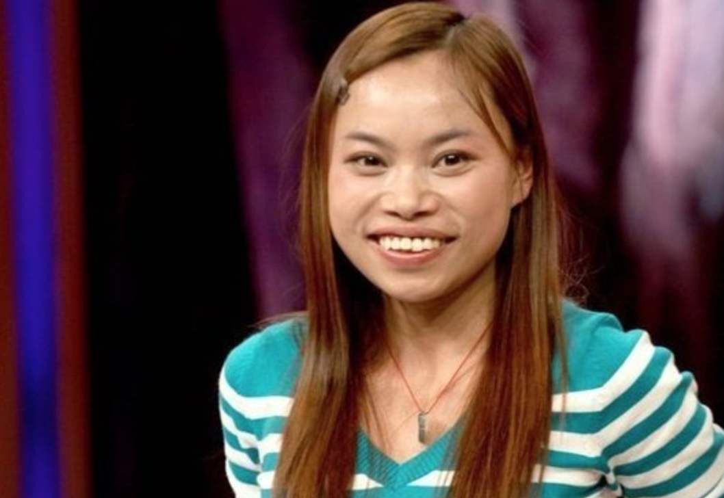 从国内教师到国外修脚师，美国疫情风暴下，凤姐如今怎么样了？