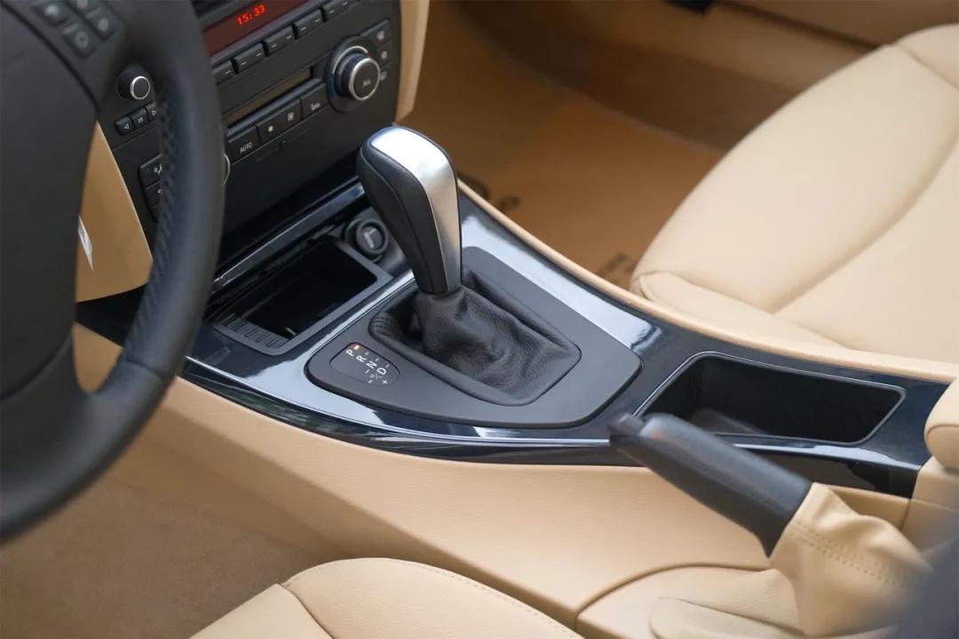 18款宝马318i二手价格 (宝马318i 倒车镜怎么设置自动翻转)