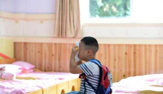 刚满两岁的宝宝上幼儿园合适吗,孩子几岁上幼儿园和一年级