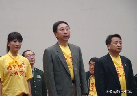 冯巩如何评价姜昆,冯巩怎么评价冯小刚