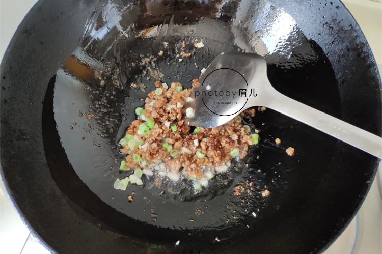 为啥你做的豌豆容易变黄？只要一招，炒出来的豌豆翠绿又好吃