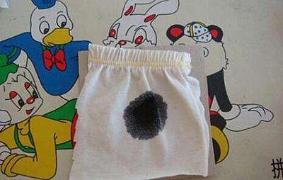 衣服从洗衣机洗出来有污渍怎么办,衣服顽固污渍洗不掉有什么好方法