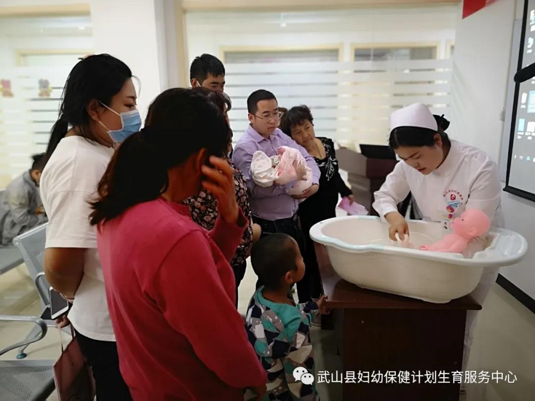 县妇幼保健院孕妇课堂照片,医院孕妇学校开课