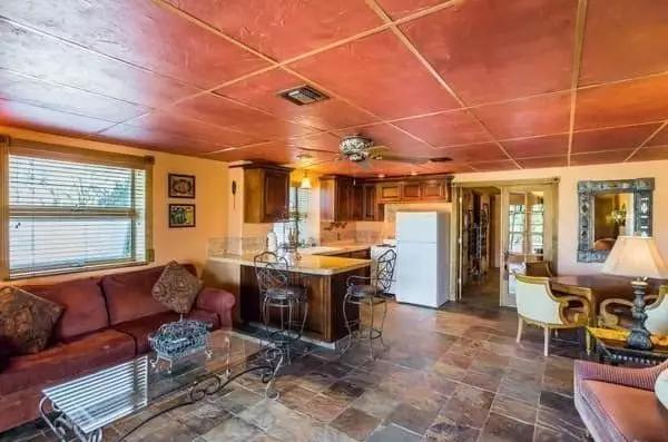 1000万美元在美国买房子,美国1000美元能租到什么样的房子