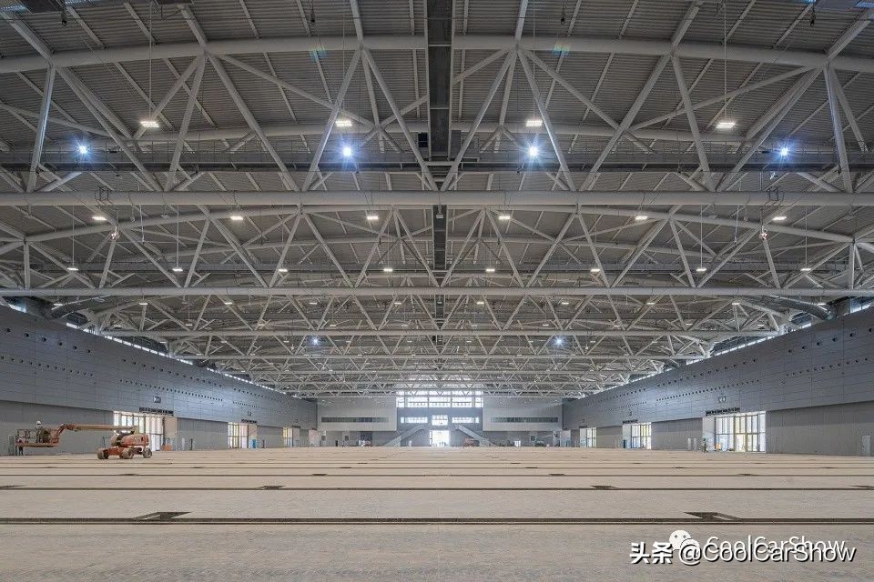 鸟巢体育馆有几个足球场,六个鸟巢