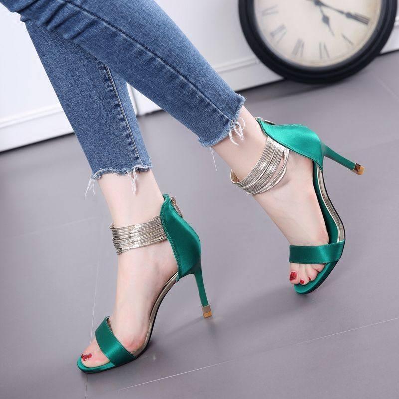 展示玉足风度的同时，警惕妇科疾病！足部保暖关系到一生的幸福！