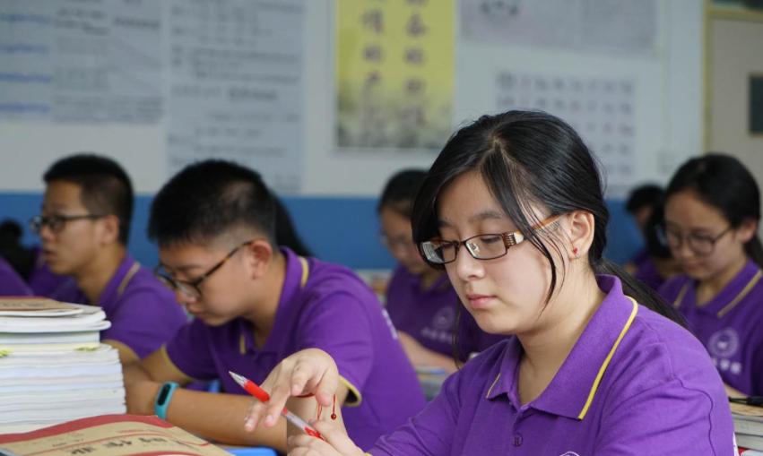 高考最新政策一本二本,高考新政策还分一本二本吗