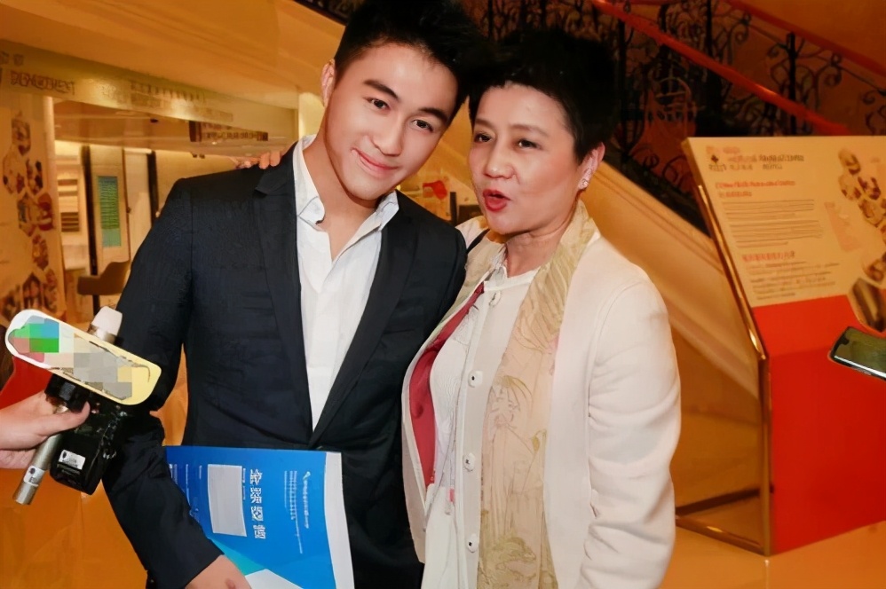 靠着婚姻洗白的女星,这些成功洗白的女星你喜欢谁