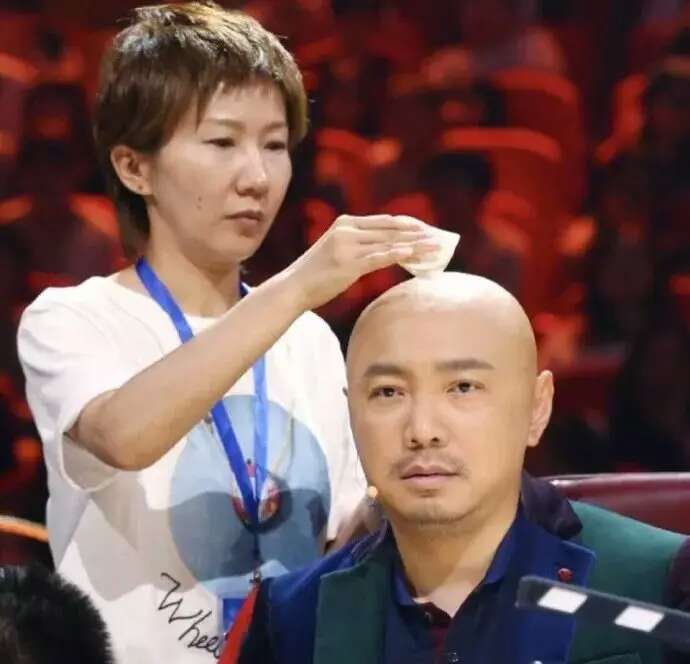 袁泉和陶虹颁奖视频,陶虹袁泉谁火了