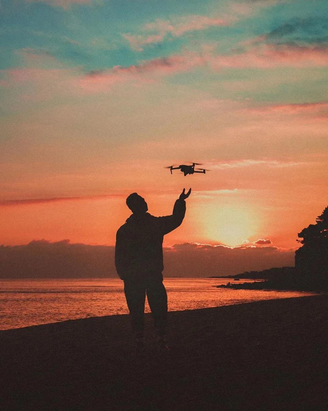 拍照姿势大全男生对镜子超清,男生在花海怎么拍照姿势好看