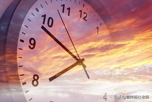 钙片和牛奶哪个含钙高更容易吸收,儿童补钙牛奶和钙片哪个好