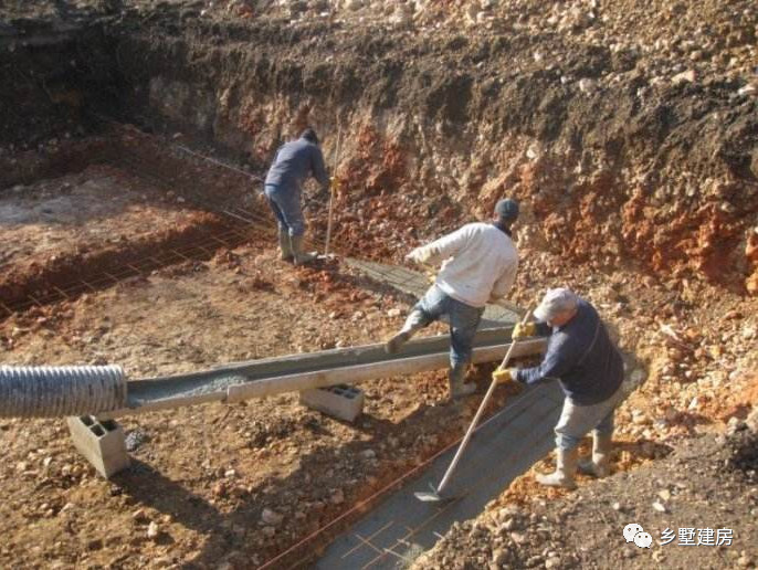 农村盖房条形基础好还是挖孔桩好,农村建房桩基础哪种最好