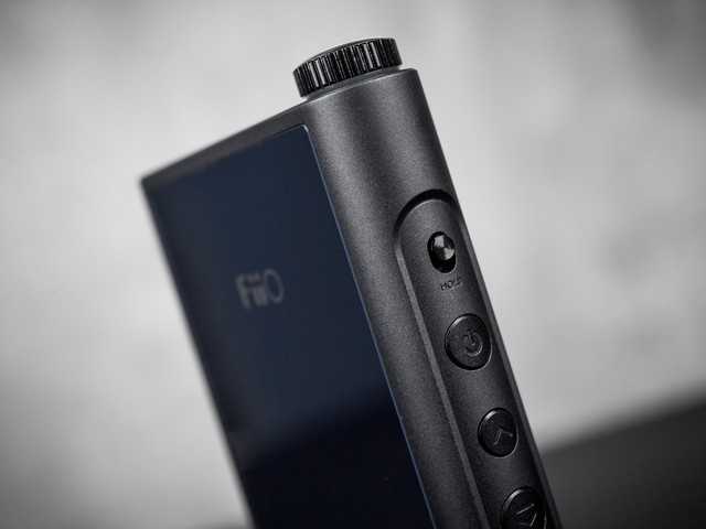 售价8998元的无损音乐*放播**器飞傲M15详细测评