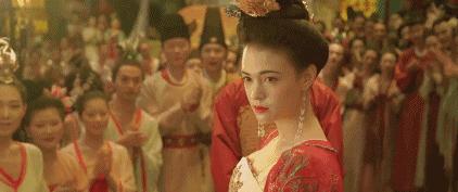 单边耳饰的戴法,耳挂流苏耳饰正确戴法