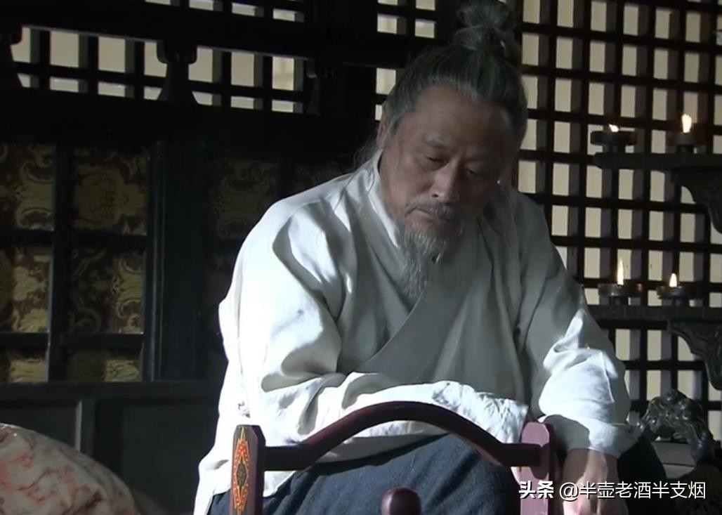 曹操赐荀彧食盒什么目的,用道德经解释曹操