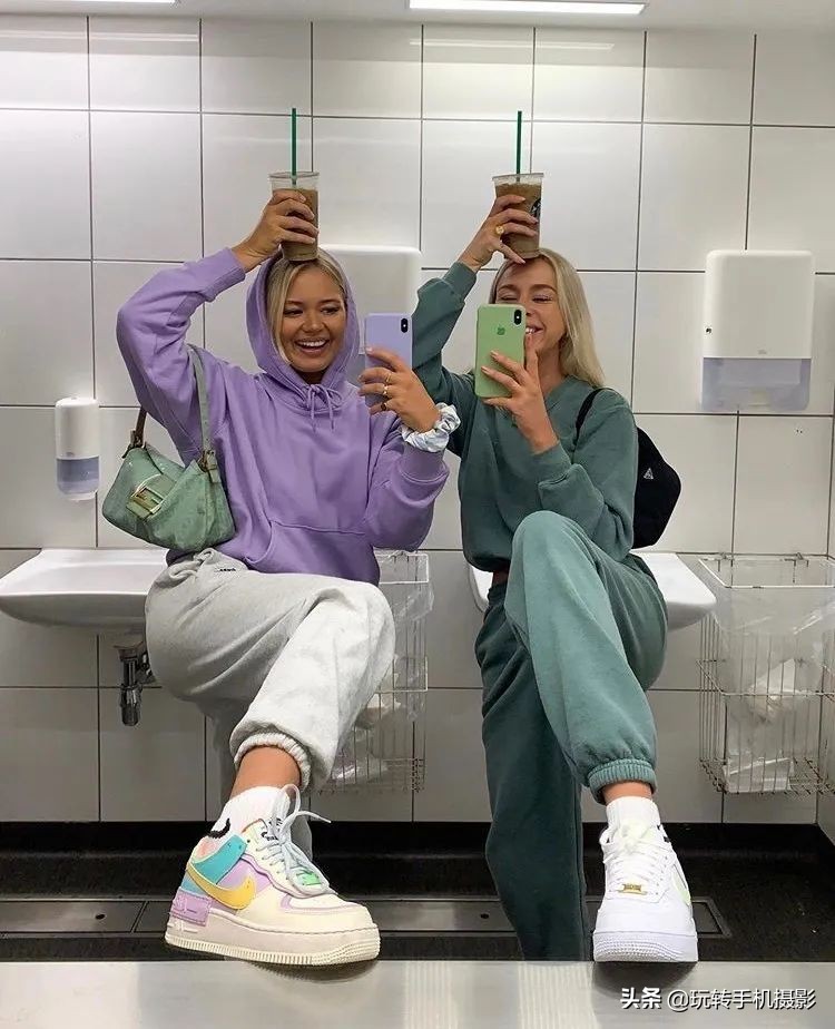 室内泳池闺蜜拍照姿势,多个闺蜜拍照姿势大全