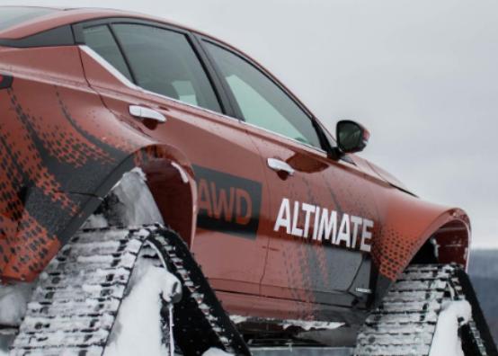 这辆车子在雪地上跑的居然比跑车还快!一款没有轮胎的车子