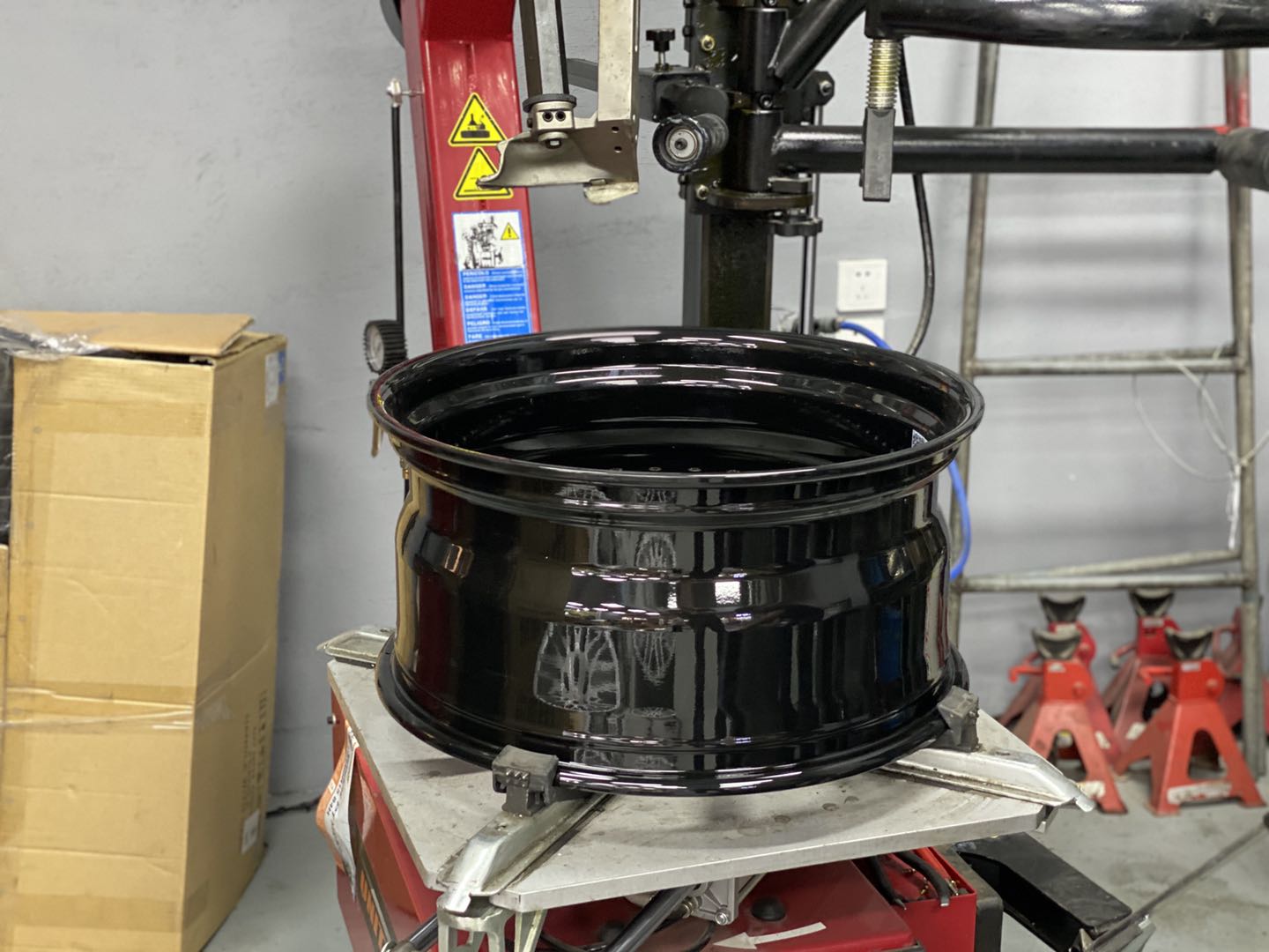 保时捷卡宴换轮毂教程,保时捷卡宴换轮毂要哪种轮胎