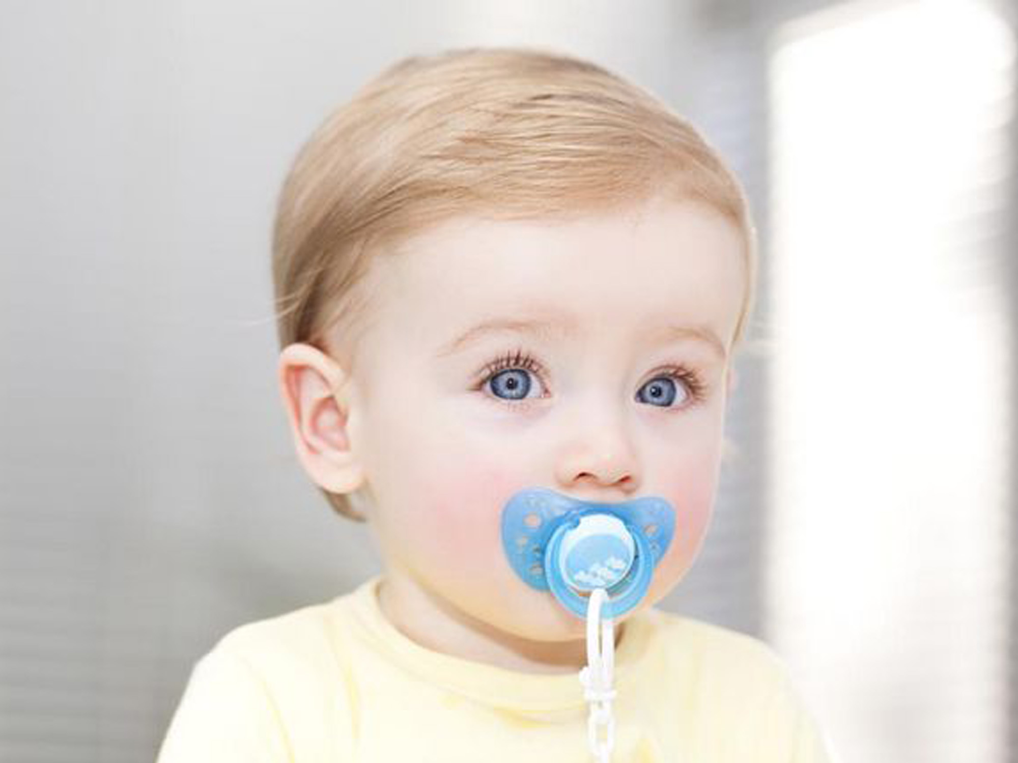 宝宝特别抗拒奶嘴怎么办,宝宝不肯用奶瓶有什么替代方案