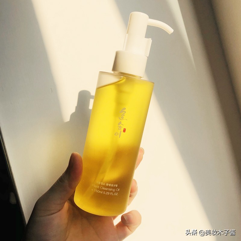 科普为什么建议大家用卸妆油卸妆,美妆博主推荐好用的卸妆油