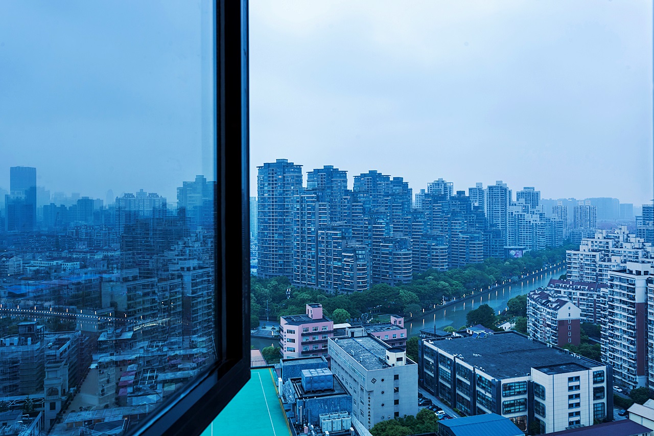 体验BOOMI亲子房，吃自助小火锅，喝本地啤酒，周末可以这么过