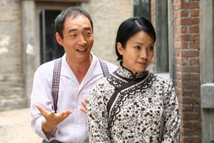 59岁吕丽萍与路人合影,62岁吕丽萍三段婚姻