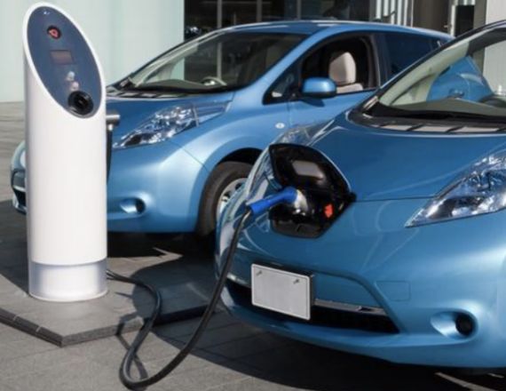 新套路拯救电动车？半价提车，电池另租，官方回购二手车好使不？