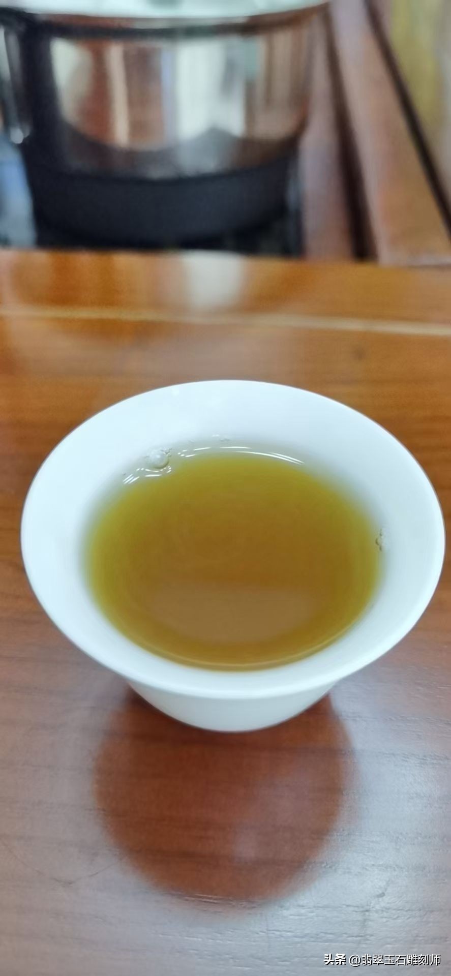 火车上认识的美女OL，我带她去中关村存放翡翠手镯，引发三角恋