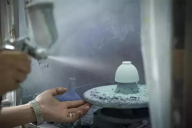 清颜粉彩瓷,粉彩扒花制作