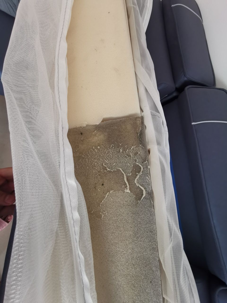 沙发海绵垫有刺鼻的味道怎么处理,刚买的海绵垫有气味